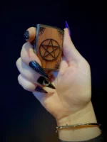 Zippo Välgumihkel Witch's Flame Wooden Pentacle Suzy Berhow