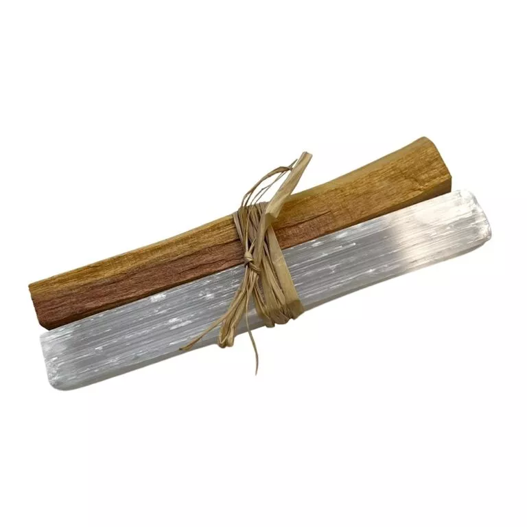 Palo Santo pulk ja seleniit loodusliku nööriga seotud komplektis, pikkus umbes 10 cm