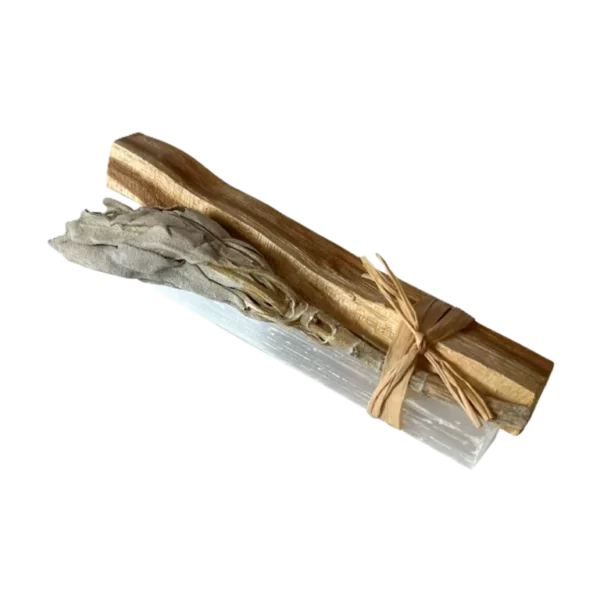 Palo Santo pulk, valge salvei ja seleniit looduslikus kimbus, pikkus umbes 10 cm ja kaalub ligikaudu 30 g